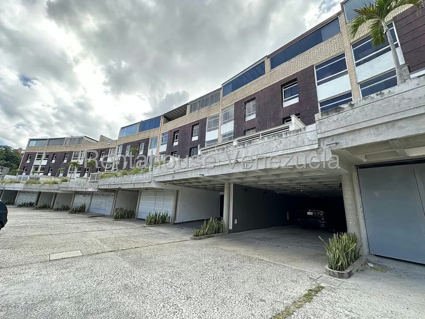 Townhouse (Multiples Niveles) en Venta en Colinas de La Tahona, Distrito Metropolitano - 47