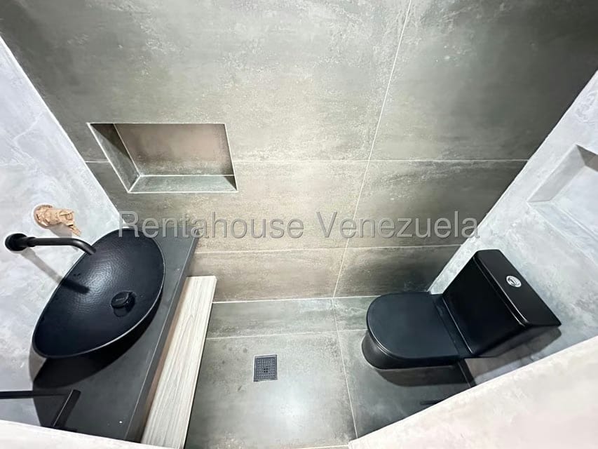 Townhouse (Multiples Niveles) en Venta en Colinas de La Tahona, Distrito Metropolitano - 8