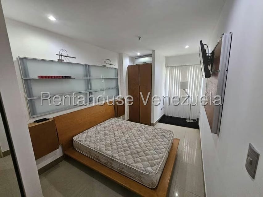 Apartamento (1 Nivel) en Alquiler en La Boyera, Distrito Metropolitano - 15