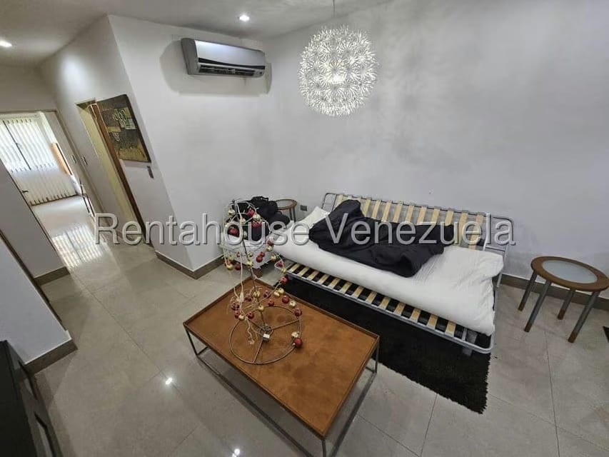 Apartamento (1 Nivel) en Alquiler en La Boyera, Distrito Metropolitano - 29