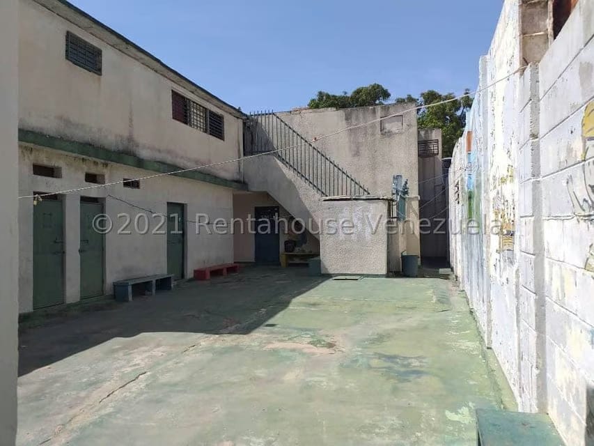Comercial (Edificio) en Venta en Santa Rita, Zulia - 3