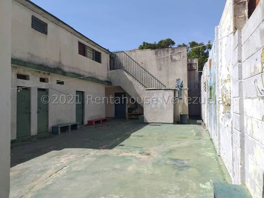 Comercial (Edificio) en Venta en Santa Rita, Zulia - 4