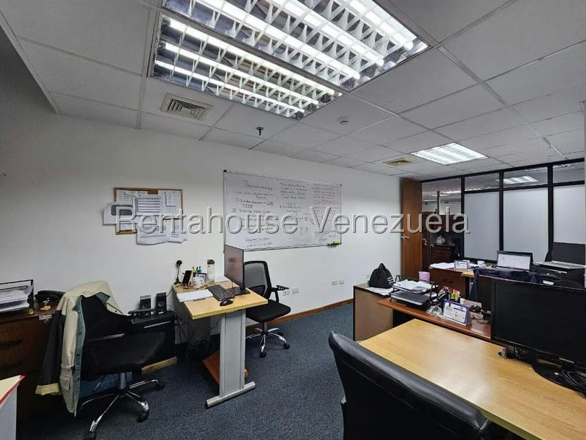 Comercial (Oficina) en Alquiler en Prados del Este, Distrito Metropolitano - 28
