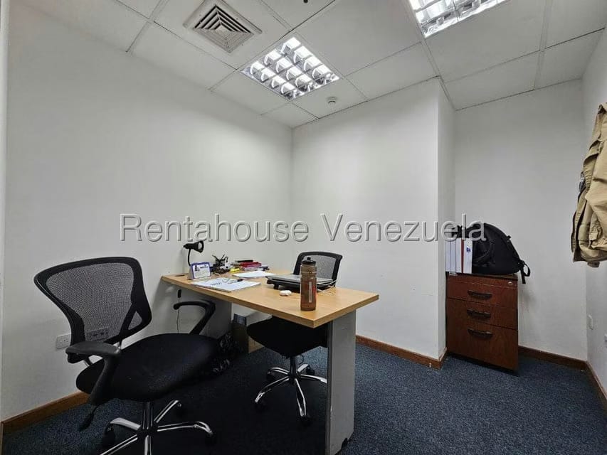 Comercial (Oficina) en Alquiler en Prados del Este, Distrito Metropolitano - 35