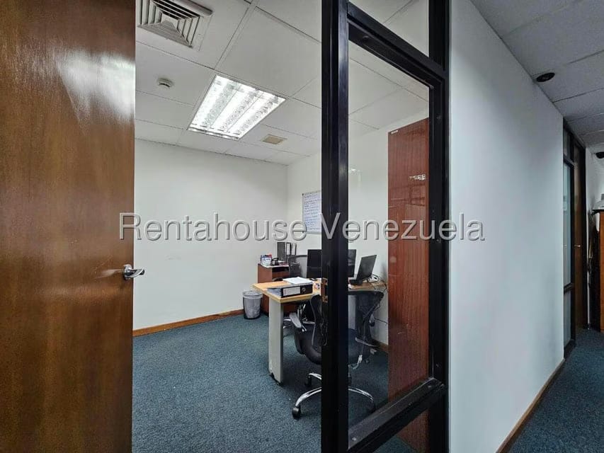 Comercial (Oficina) en Alquiler en Prados del Este, Distrito Metropolitano - 36