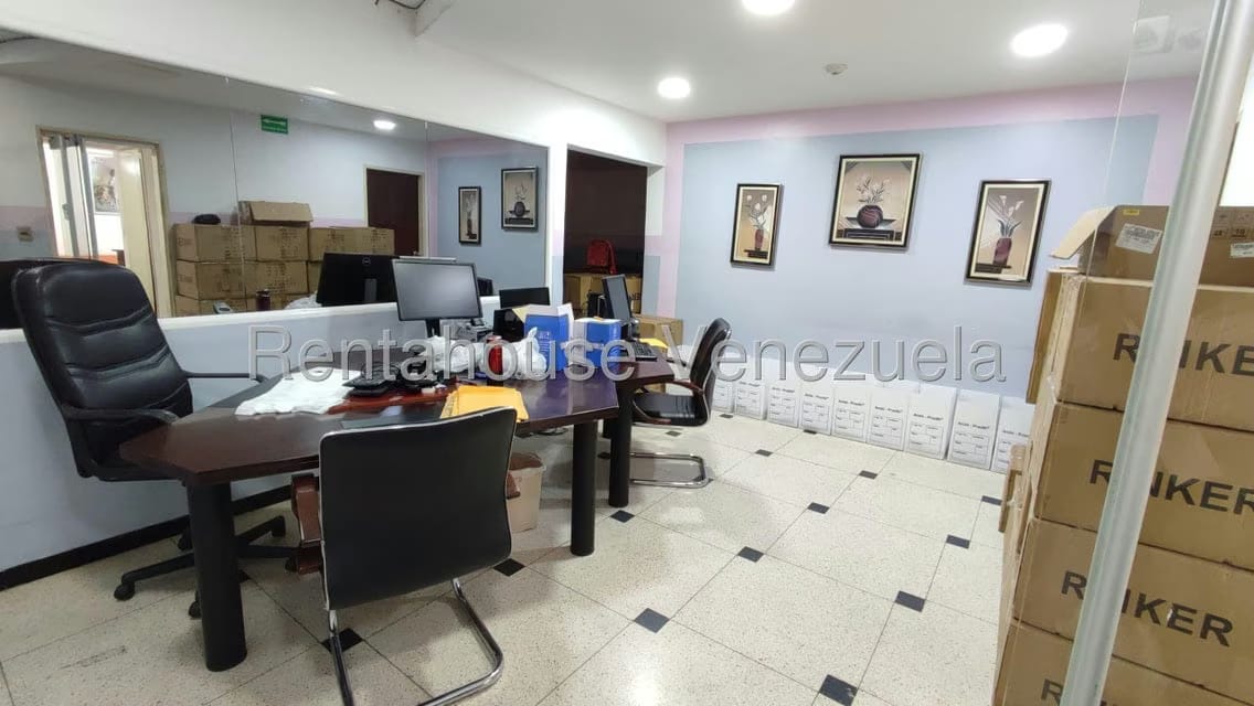 Comercial (Local Comercial) en Alquiler en Chuao, Distrito Metropolitano - 4