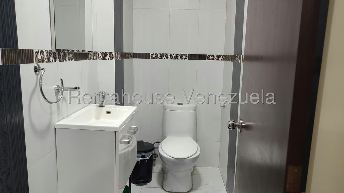 Comercial (Local Comercial) en Alquiler en Chuao, Distrito Metropolitano - 6