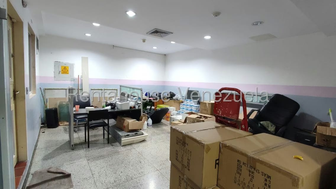 Comercial (Local Comercial) en Alquiler en Chuao, Distrito Metropolitano - 9