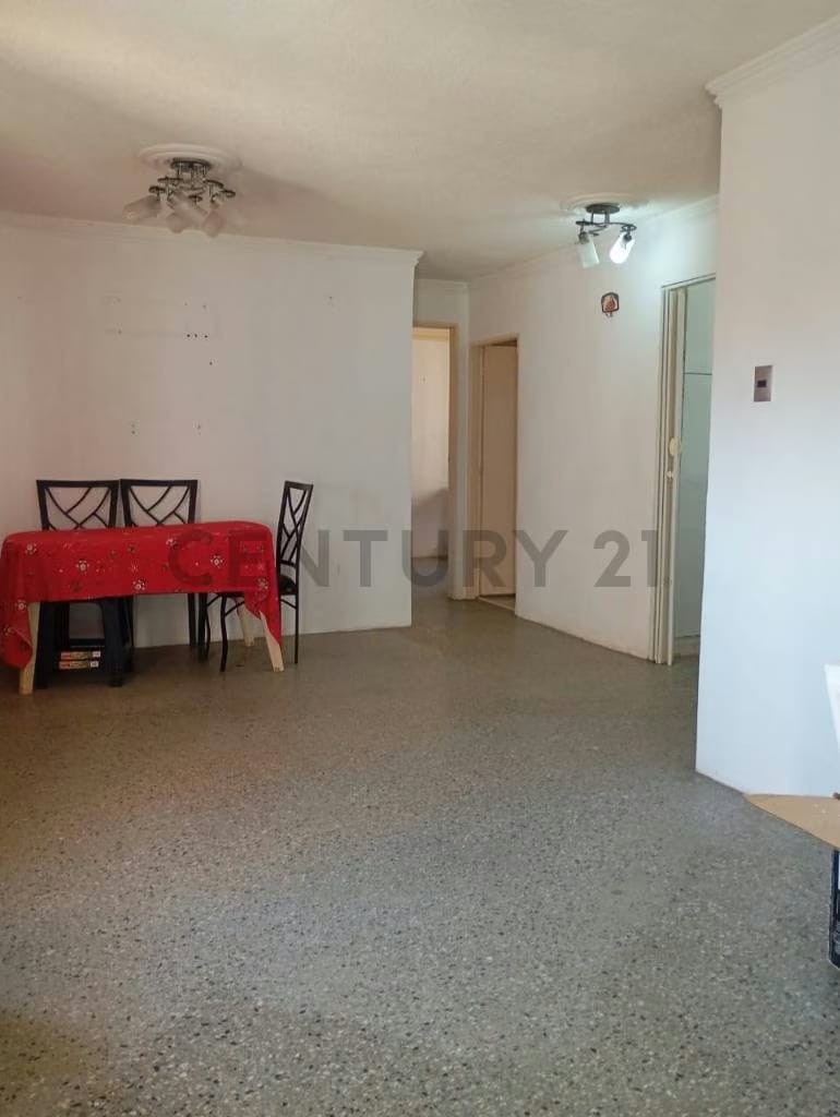 Century 21 La Coromoto Realty Alquila Apartamento Villa Bolivariana, tercer piso