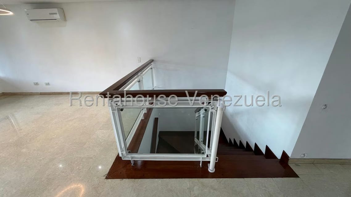 Townhouse (Duplex) en Venta en Los Naranjos del Cafetal, Distrito Metropolitano - 16