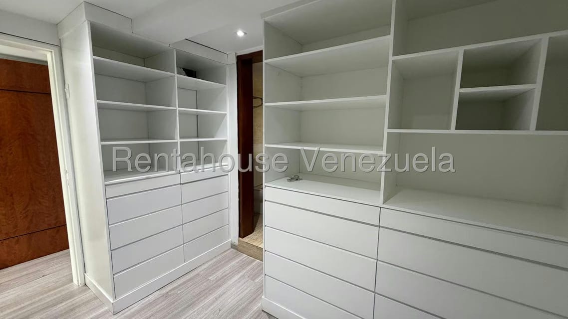 Townhouse (Duplex) en Venta en Los Naranjos del Cafetal, Distrito Metropolitano - 26