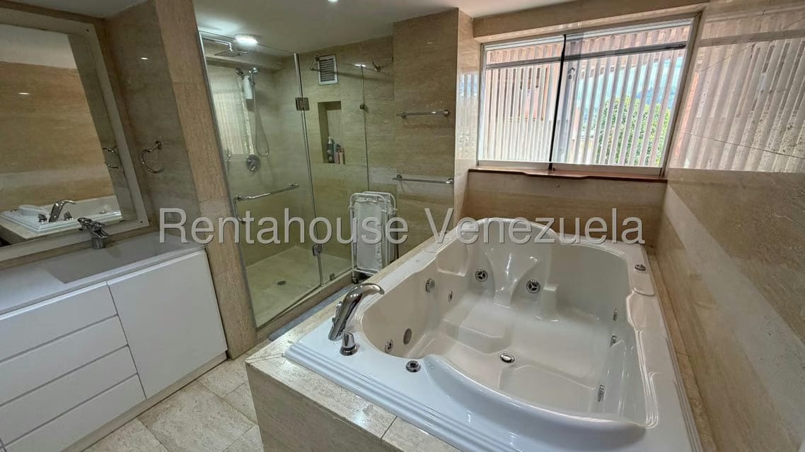 Townhouse (Duplex) en Venta en Los Naranjos del Cafetal, Distrito Metropolitano - 29