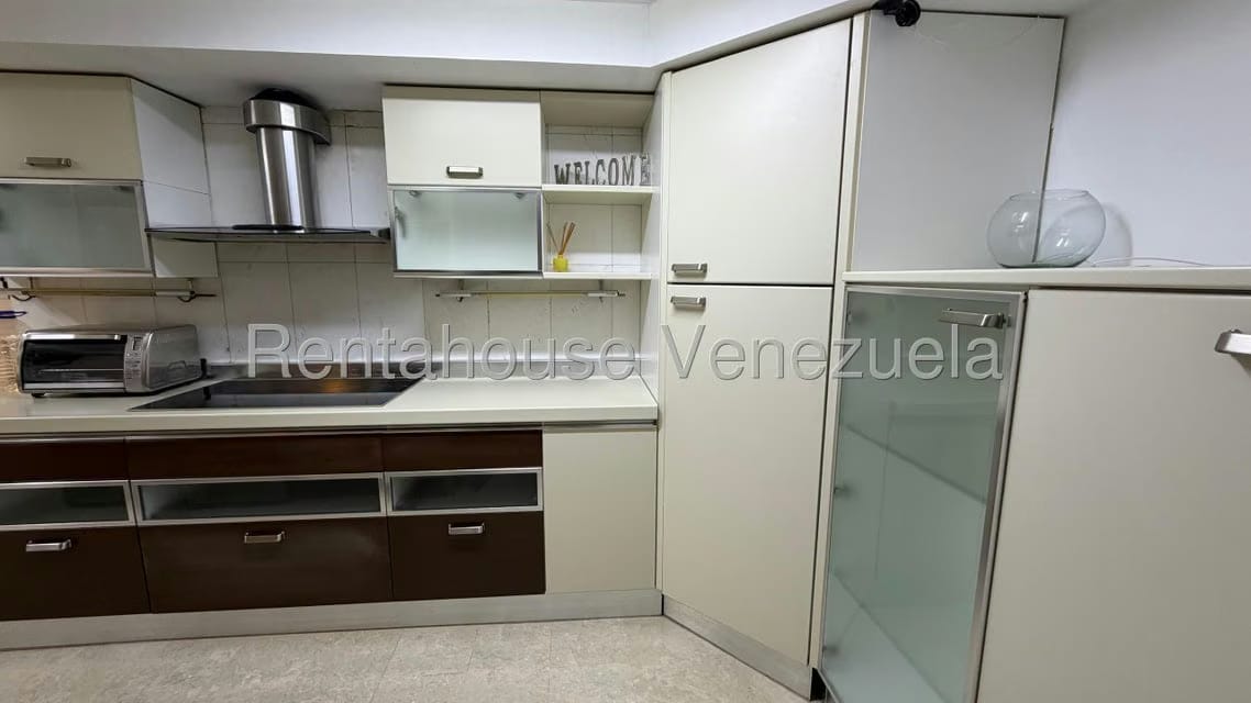 Townhouse (Duplex) en Venta en Los Naranjos del Cafetal, Distrito Metropolitano - 4