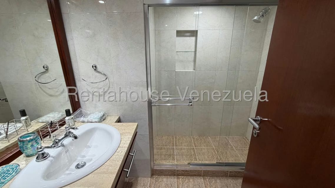 Townhouse (Duplex) en Venta en Los Naranjos del Cafetal, Distrito Metropolitano - 31