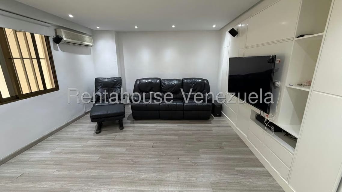Townhouse (Duplex) en Venta en Los Naranjos del Cafetal, Distrito Metropolitano - 34