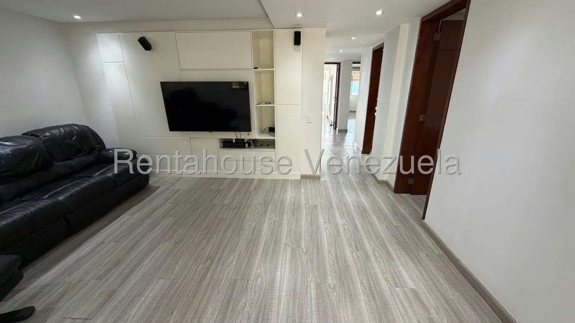 Townhouse (Duplex) en Venta en Los Naranjos del Cafetal, Distrito Metropolitano - 35