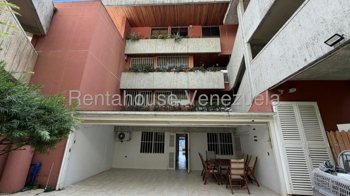 Townhouse (Duplex) en Venta en Los Naranjos del Cafetal, Distrito Metropolitano - 41