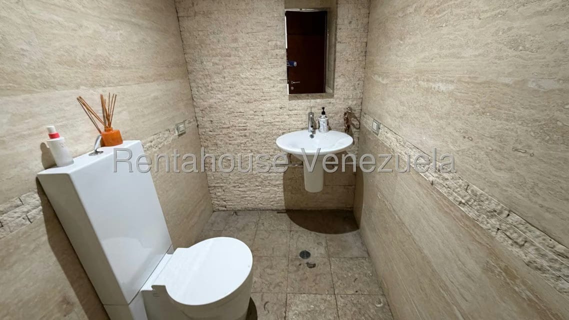 Townhouse (Duplex) en Venta en Los Naranjos del Cafetal, Distrito Metropolitano - 8