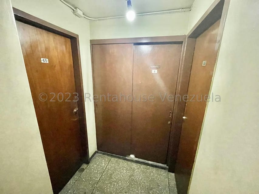 Comercial (Edificio) en Venta en Parroquia La Candelaria, Distrito Metropolitano - 37