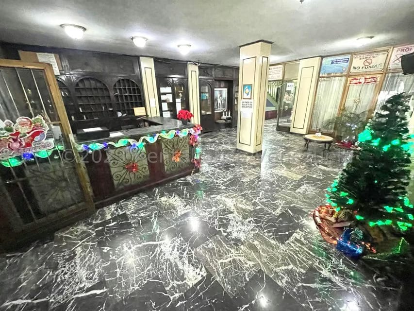 Comercial (Edificio) en Venta en Parroquia La Candelaria, Distrito Metropolitano - 8