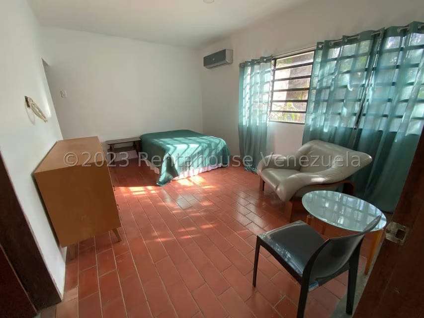 Casa (Duplex) en Venta en La Floresta, Distrito Metropolitano - 16