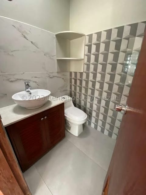 Casa (Duplex) en Venta en La Floresta, Distrito Metropolitano - 17