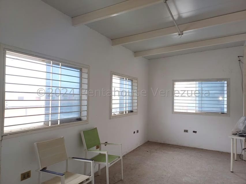 Comercial (Local Comercial) en Venta en Zona Industrial San Vicente, Aragua - 16