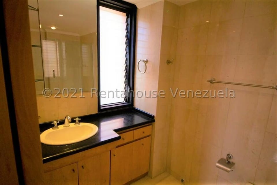 Apartamento (1 Nivel) en Venta en Los Samanes, Distrito Metropolitano - 11
