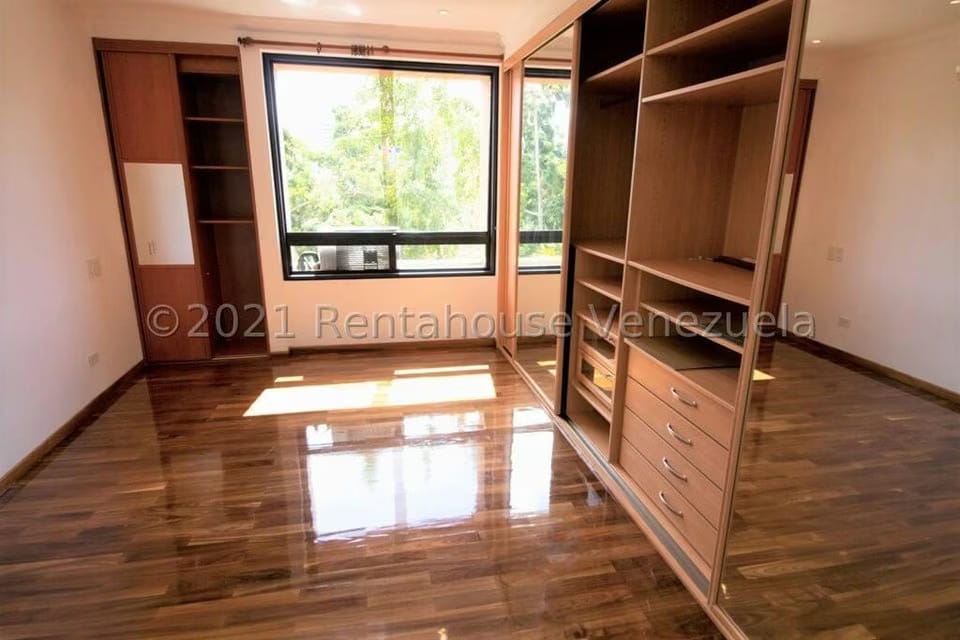 Apartamento (1 Nivel) en Venta en Los Samanes, Distrito Metropolitano - 4