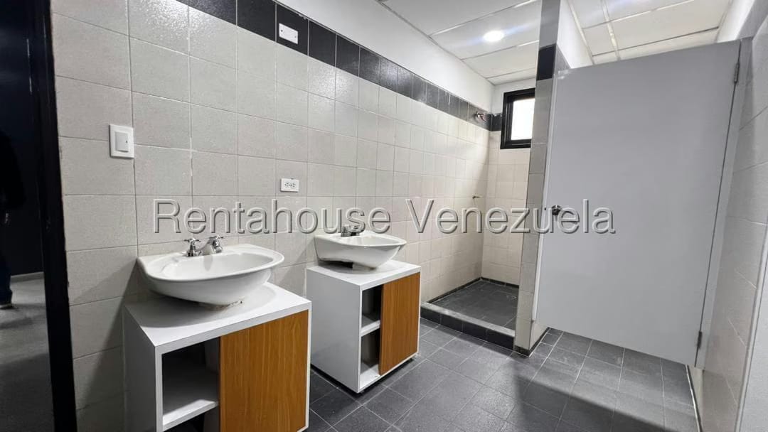 Comercial (Galpon - Deposito) en Alquiler en Boleita Norte, Distrito Metropolitano - 19