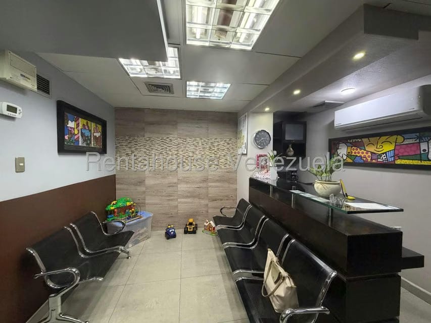 Comercial (Local Comercial) en Alquiler en La Campiña, Distrito Metropolitano - 4