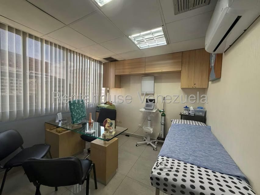 Comercial (Local Comercial) en Alquiler en La Campiña, Distrito Metropolitano - 10