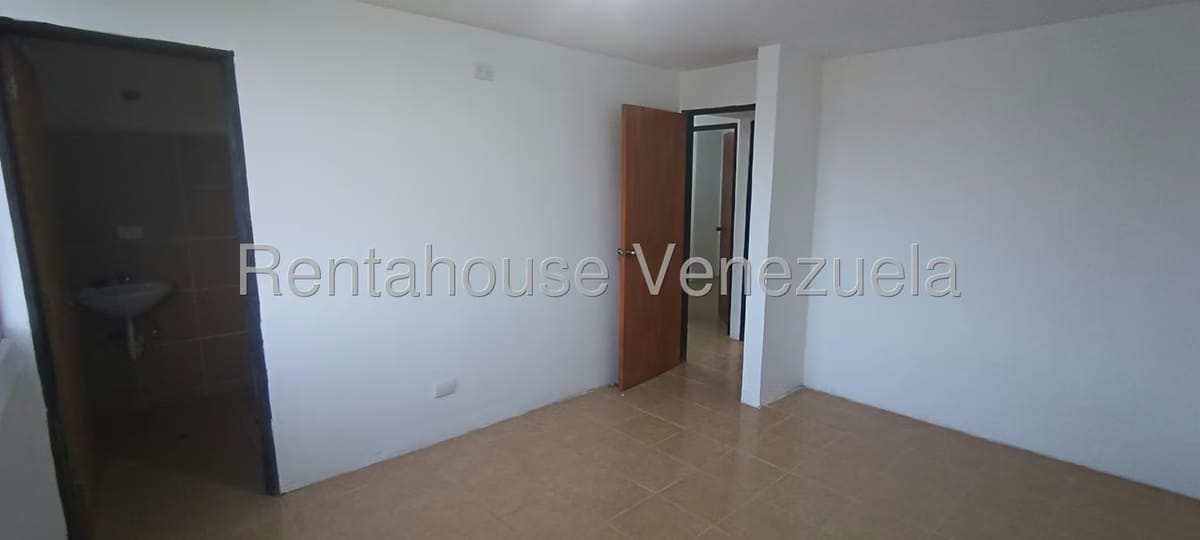 Apartamento (1 Nivel) en Alquiler en Nueva Casarapa, Miranda - 19
