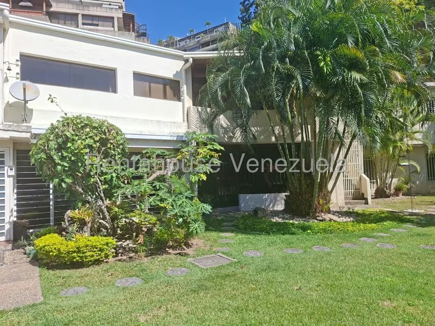 Apartamento (1 Nivel) en Venta en Colinas de Bello Monte, Distrito Metropolitano - 2