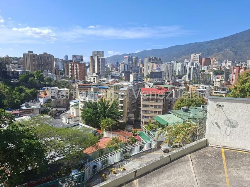 Apartamento (1 Nivel) en Venta en Colinas de Bello Monte, Distrito Metropolitano - 10