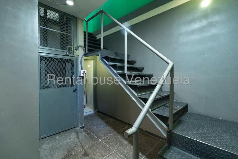 Comercial (Local Comercial) en Venta en Baruta, Distrito Metropolitano - 8