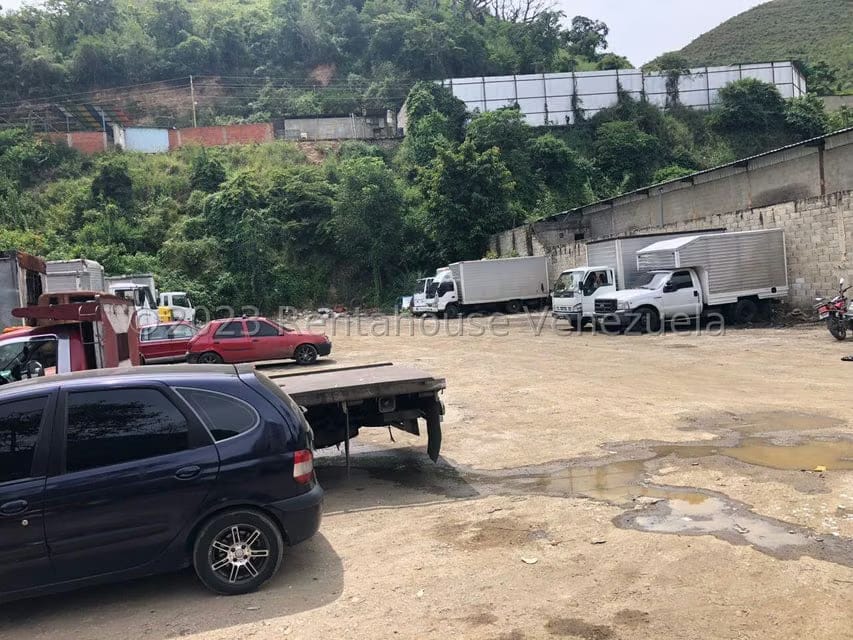 Terreno (Comercial) en Venta en Macarao, Distrito Metropolitano - 2