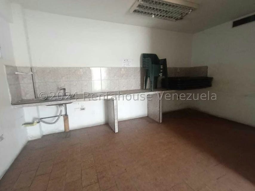 Comercial (Galpon - Deposito) en Venta en Zona Industrial, Carabobo - 16