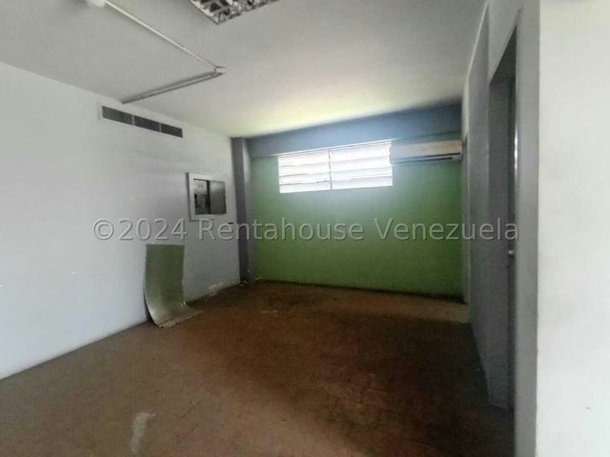 Comercial (Galpon - Deposito) en Venta en Zona Industrial, Carabobo - 24