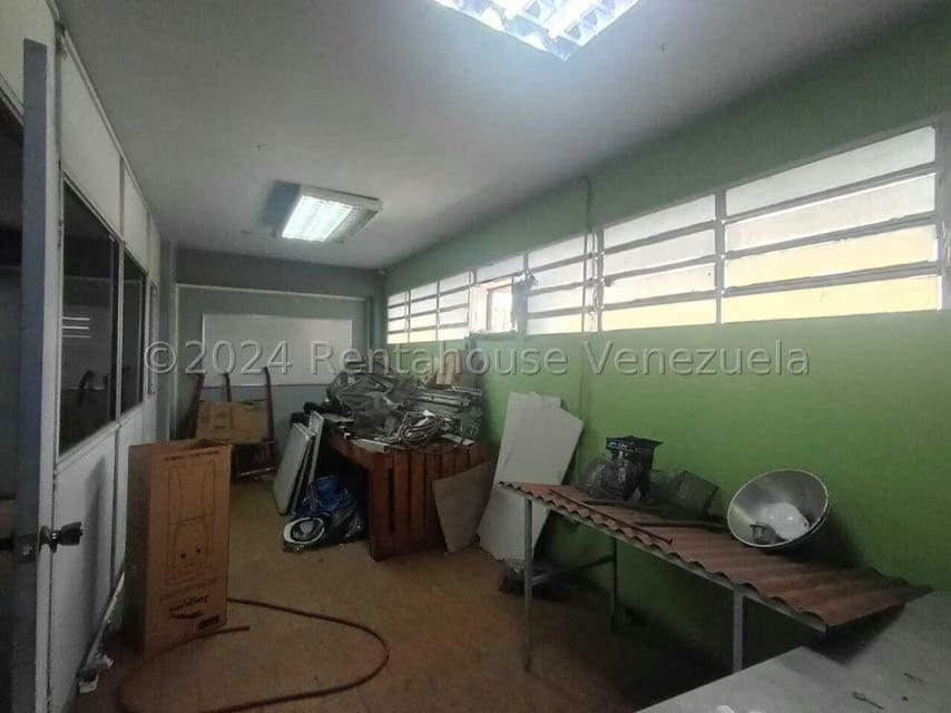 Comercial (Galpon - Deposito) en Venta en Zona Industrial, Carabobo - 25