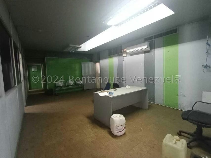 Comercial (Galpon - Deposito) en Venta en Zona Industrial, Carabobo - 26
