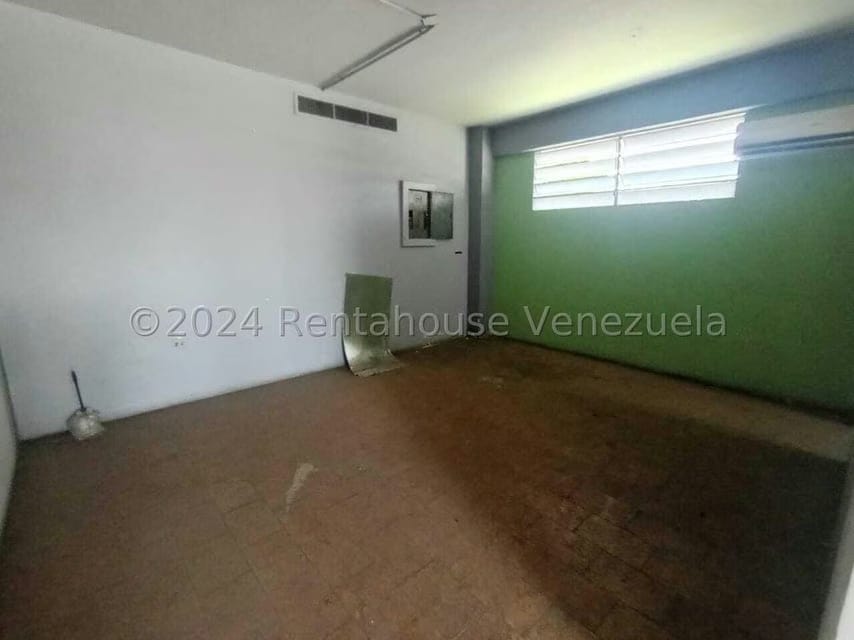 Comercial (Galpon - Deposito) en Venta en Zona Industrial, Carabobo - 29