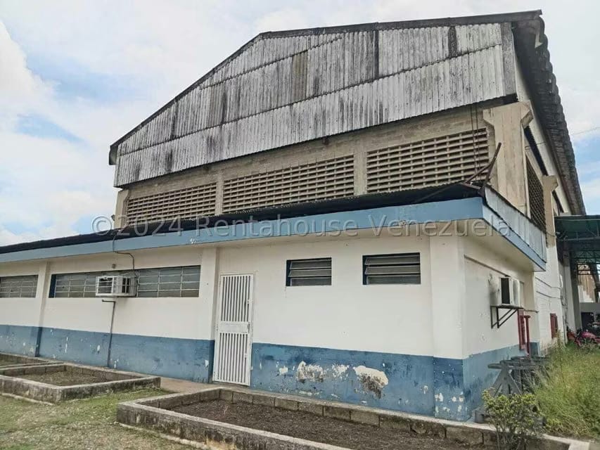Comercial (Galpon - Deposito) en Venta en Zona Industrial, Carabobo - 58