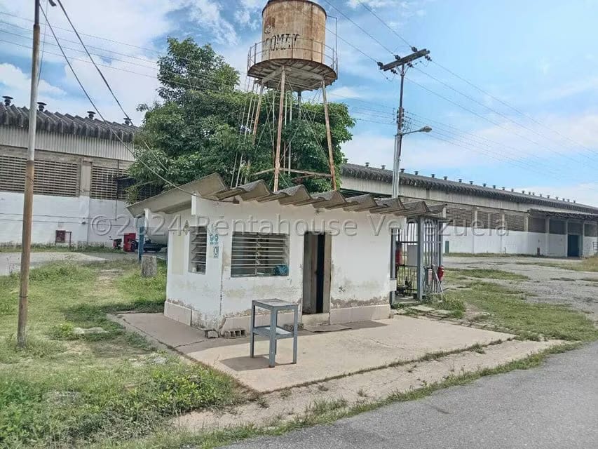 Comercial (Galpon - Deposito) en Venta en Zona Industrial, Carabobo - 7