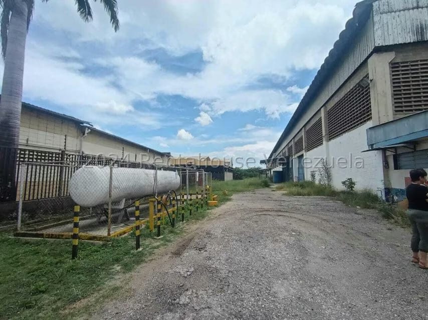 Comercial (Galpon - Deposito) en Venta en Zona Industrial, Carabobo - 8