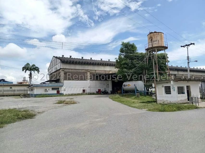 Comercial (Galpon - Deposito) en Venta en Zona Industrial, Carabobo - 9