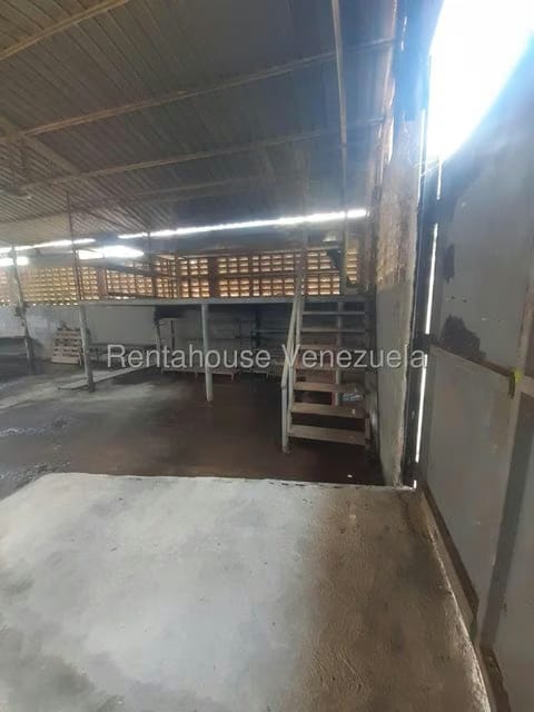 Comercial (Galpon - Deposito) en Alquiler en Intercomunal, Zulia - 2