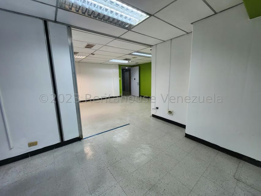 Comercial (Oficina) en Alquiler en El Marques, Distrito Metropolitano - 12