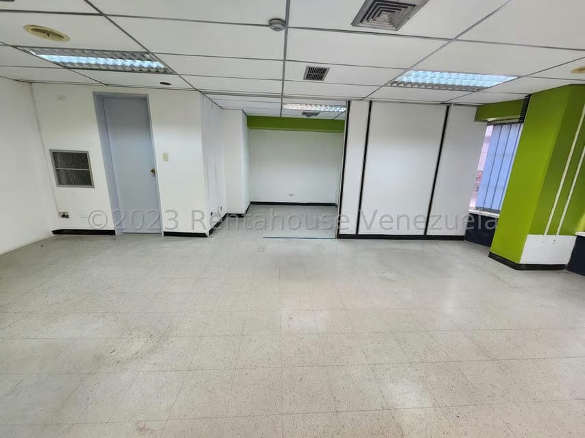 Comercial (Oficina) en Alquiler en El Marques, Distrito Metropolitano - 5