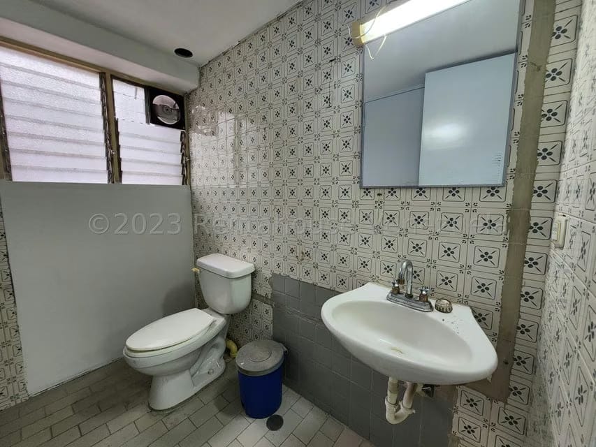 Comercial (Oficina) en Alquiler en El Marques, Distrito Metropolitano - 9